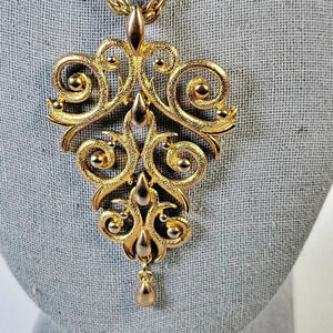 Vintage Lisner Large Pendant Necklace Signed Gold-tone Rope Chain MCM Te…